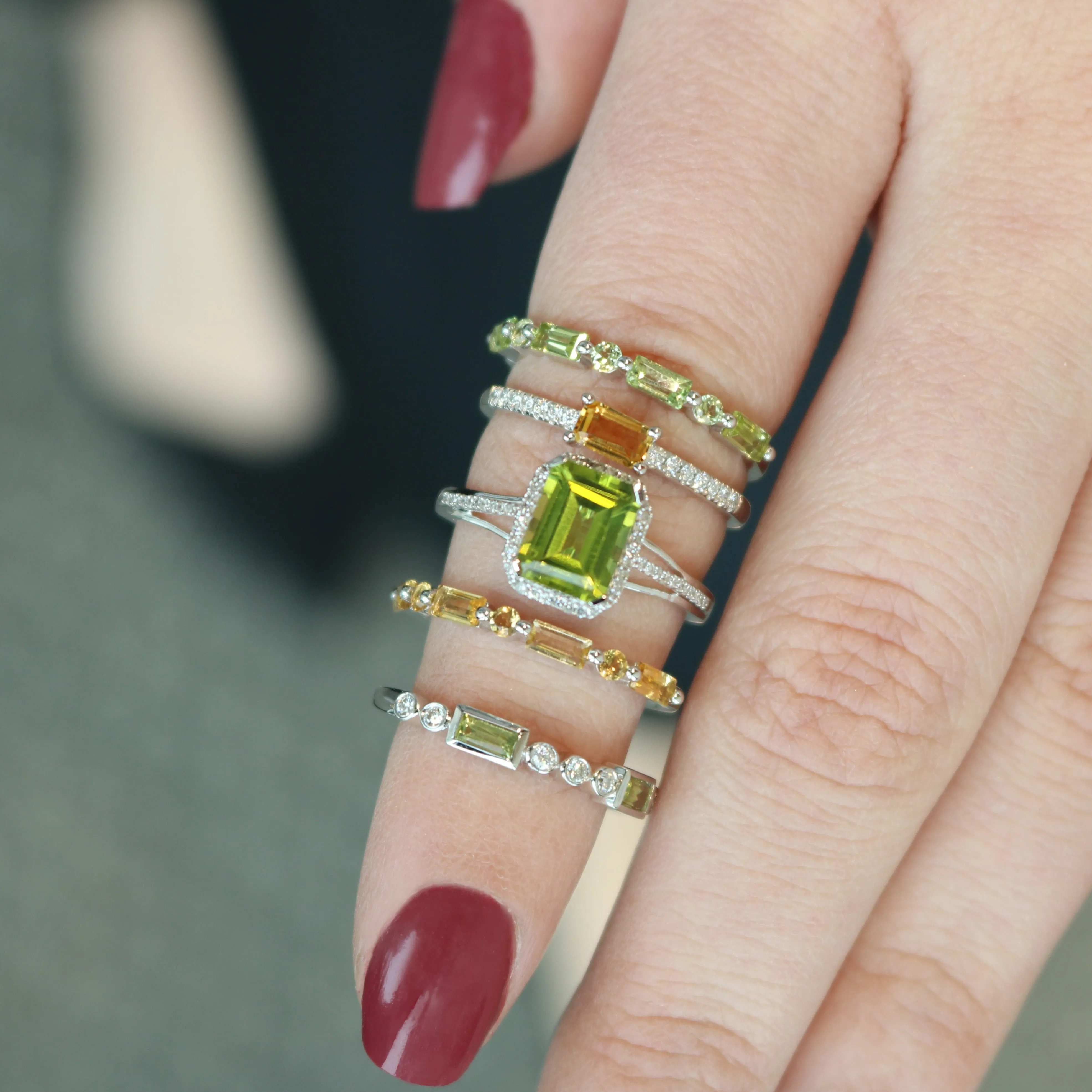 0.15ctw Diamond and Peridot Ring