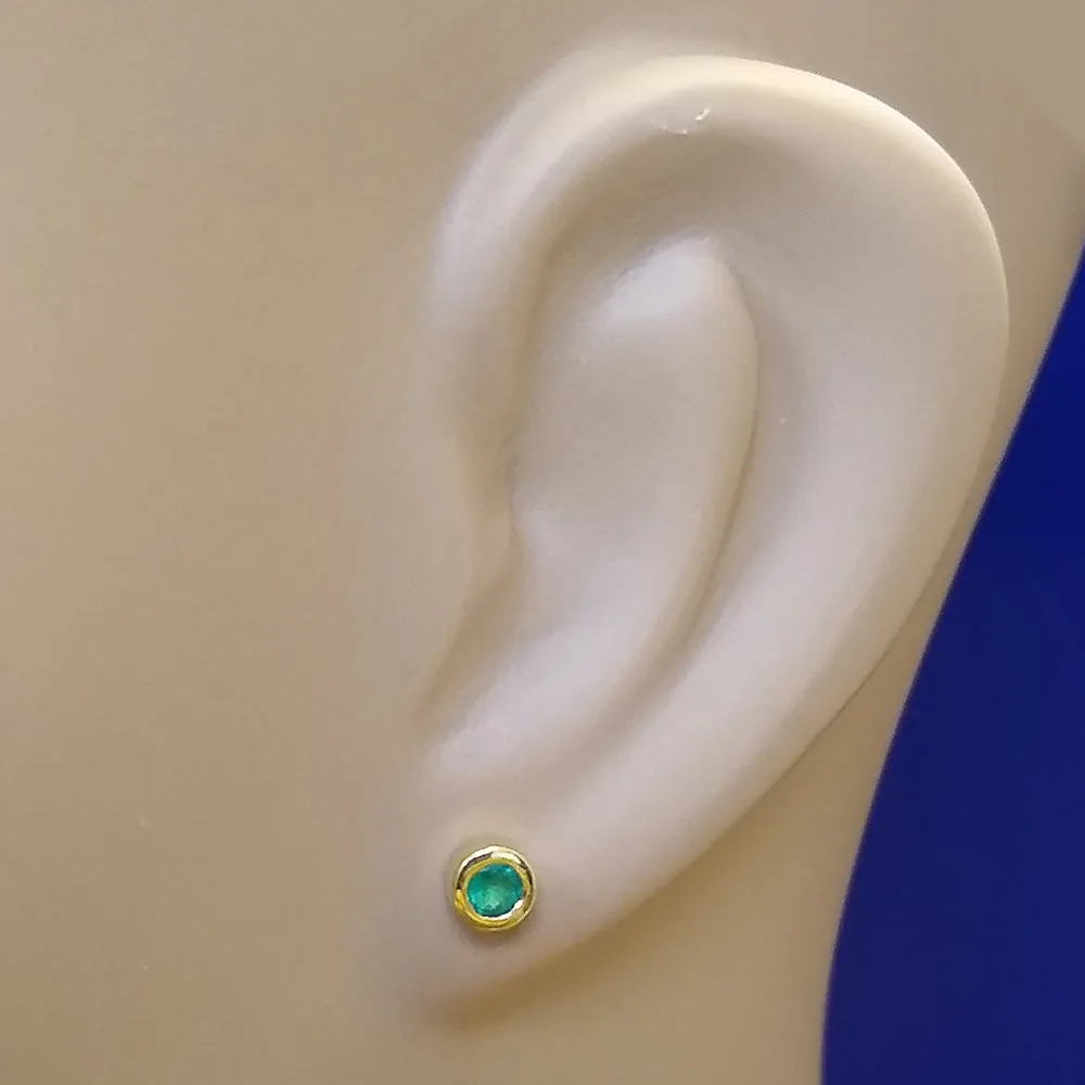 18ct Yellow Gold Emerald 4.5mm Rub-over Stud Earrings