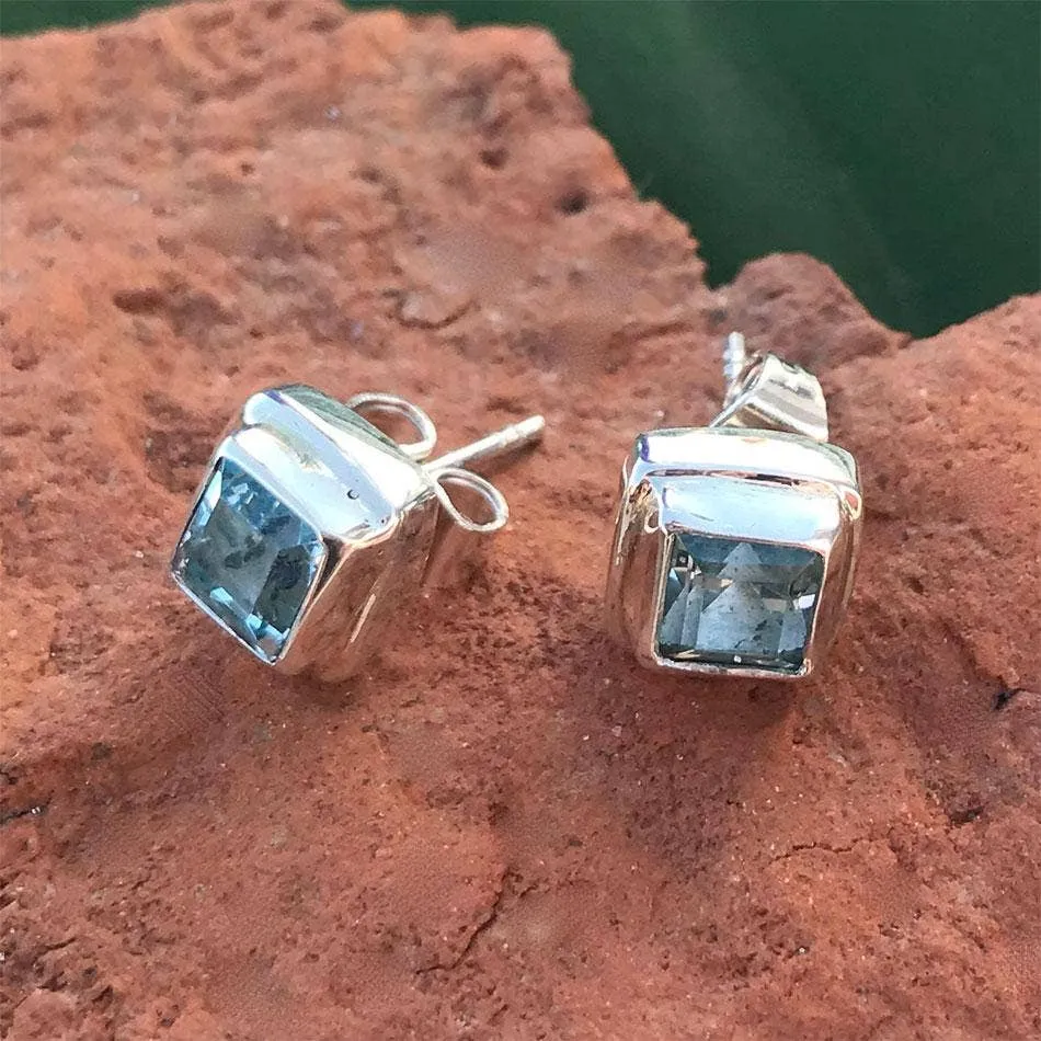 Blue Topaz Biru Studs, Indonesia