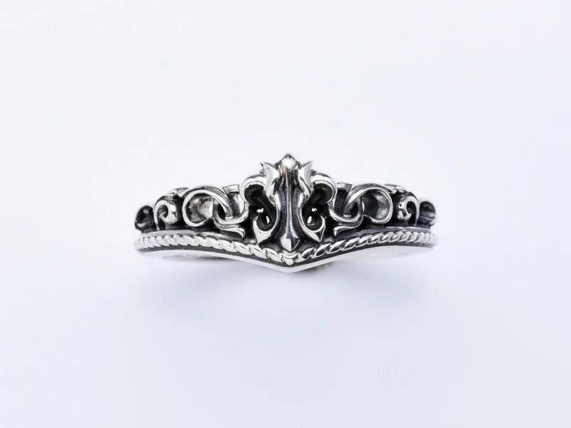 Gate Tiara Lily Ring