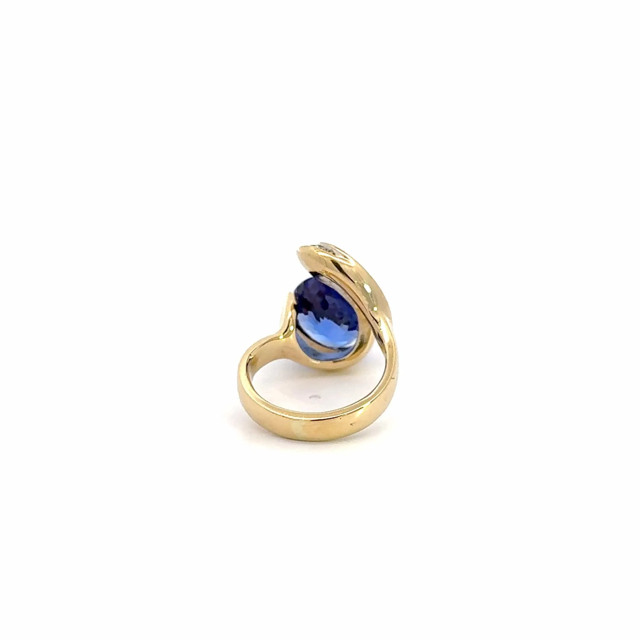 High 18k Yellow Gold Natural Oval Tanzanite Ring with Unique Design