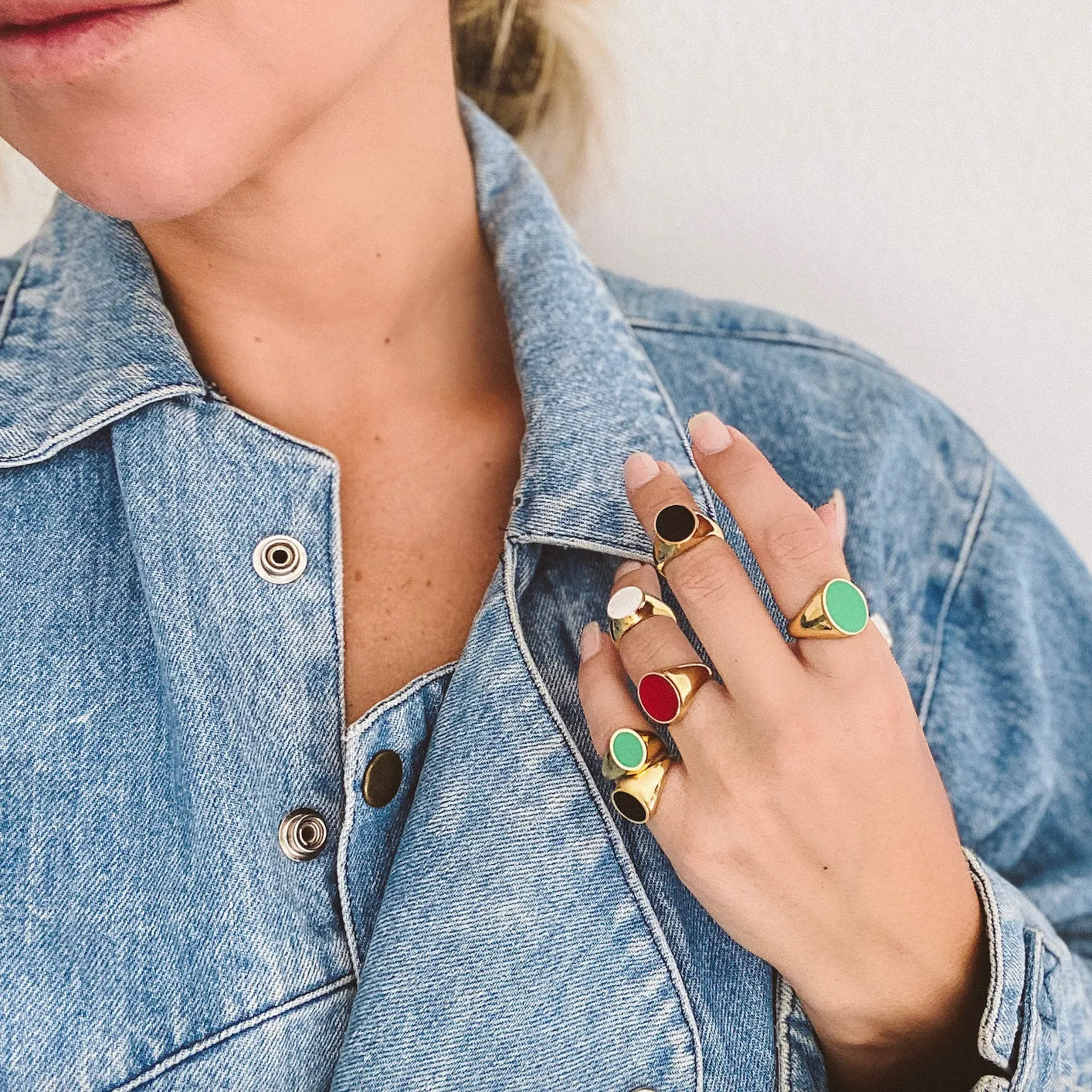 IVY ENAMEL PINKY SIGNET RING-RED