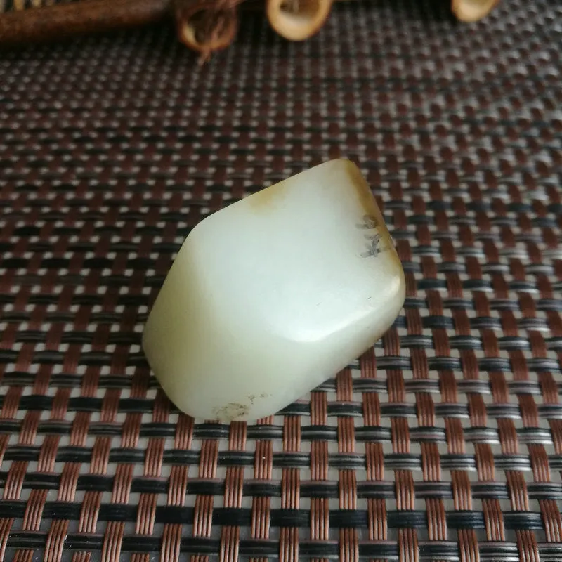 Natural Hetian Jade Rough Nephrite Raw (53g,3.7X2.7X2.4cm)