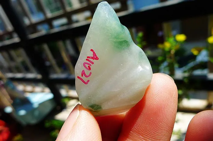 Natural Jade Rough Jadeite Raw (11g,3.6X2.4X0.95cm)