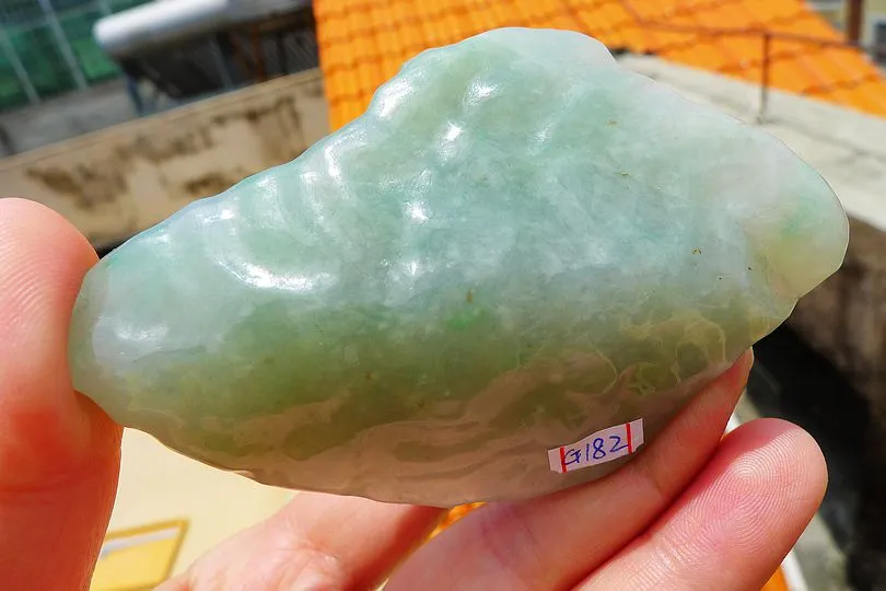 Natural Jade Rough Jadeite Raw (142g,8.7X5.9X2.4cm)