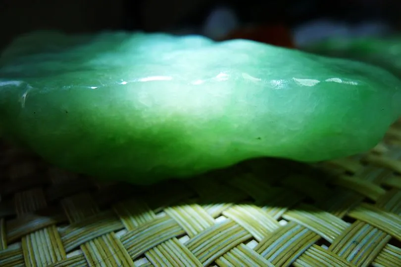 Natural Jade Rough Jadeite Raw (142g,8.7X5.9X2.4cm)