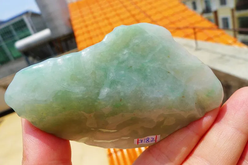 Natural Jade Rough Jadeite Raw (142g,8.7X5.9X2.4cm)