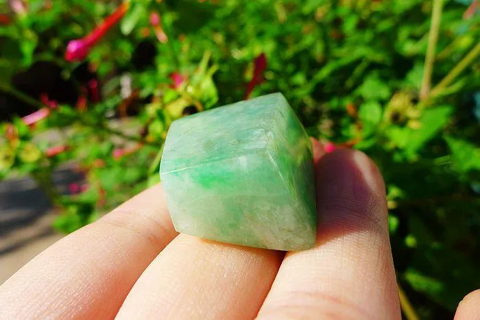 Natural Jade Rough Jadeite Raw (22g,2.7X2.3X1.3cm)