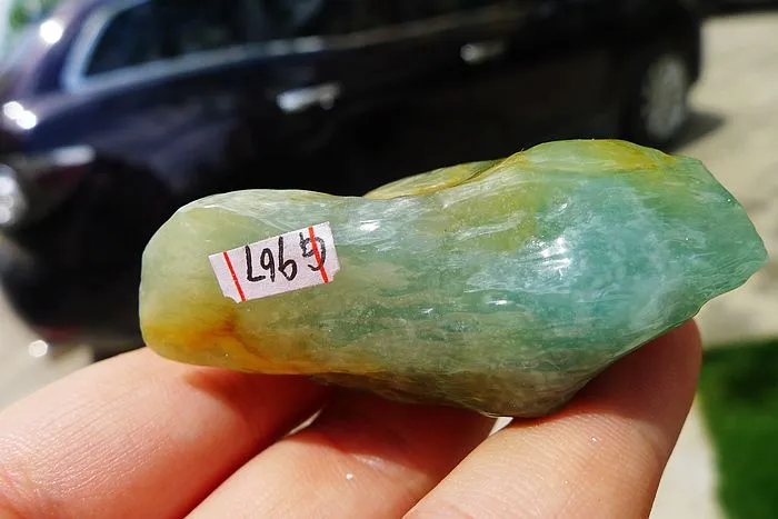 Natural Jade Rough Jadeite Raw (56g,5.7X2.4X2.3cm)