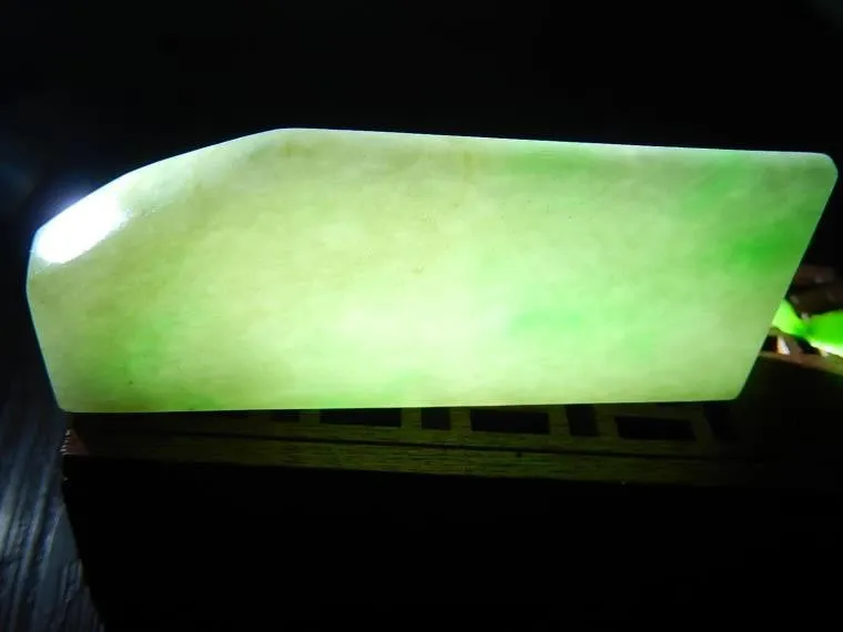 Natural Jade Rough Jadeite Raw (82g, 80X32X11mm)