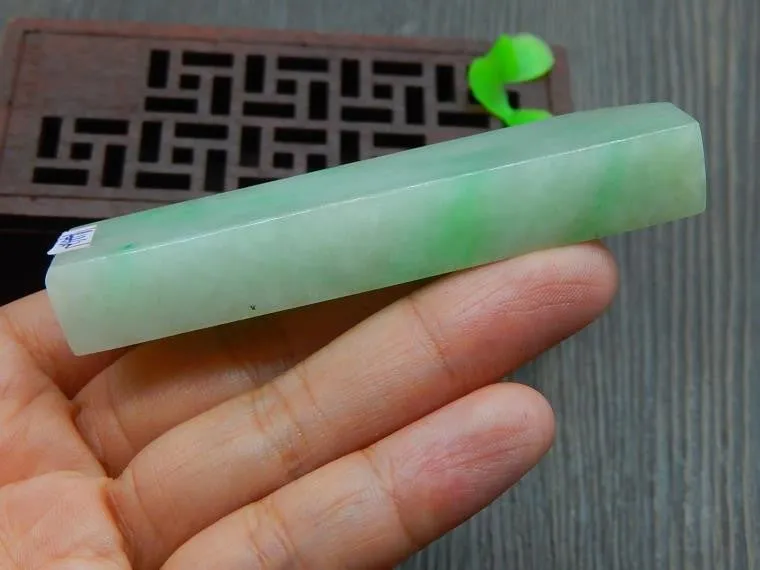 Natural Jade Rough Jadeite Raw (82g, 80X32X11mm)