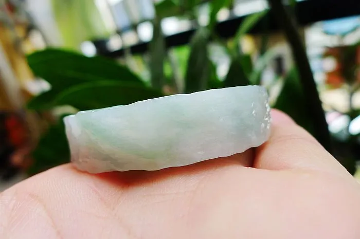 Natural Jade Rough Jadeite Raw (88g,5.3X1.3cm)