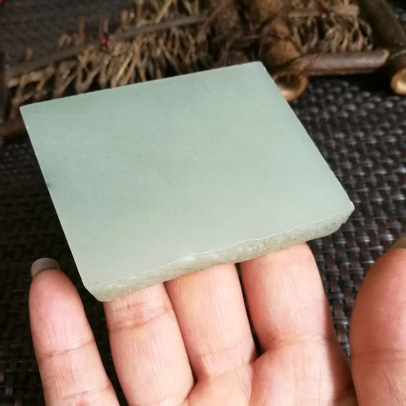 Natural Kunlun Jade Rough Nephrite Raw (109g,6.2X4.7X1.2cm)