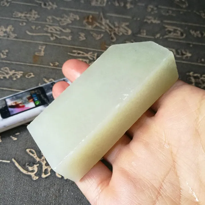 Natural Kunlun Jade Rough Nephrite Raw (115g, 6.9X3.1X1.9cm)