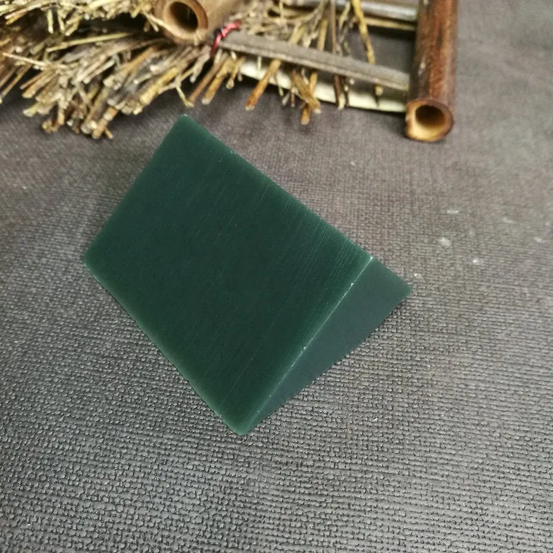 Natural Kunlun Jade Rough Nephrite Raw (124g,5.7X5.3X2.7cm)