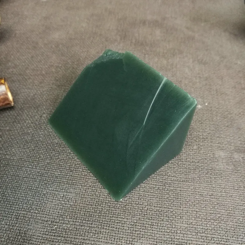 Natural Kunlun Jade Rough Nephrite Raw (124g,5.7X5.3X2.7cm)