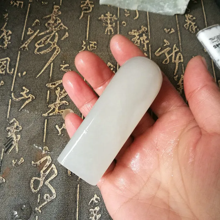 Natural Kunlun Jade Rough Nephrite Raw (139g, 7.7X2.7X2.7cm)