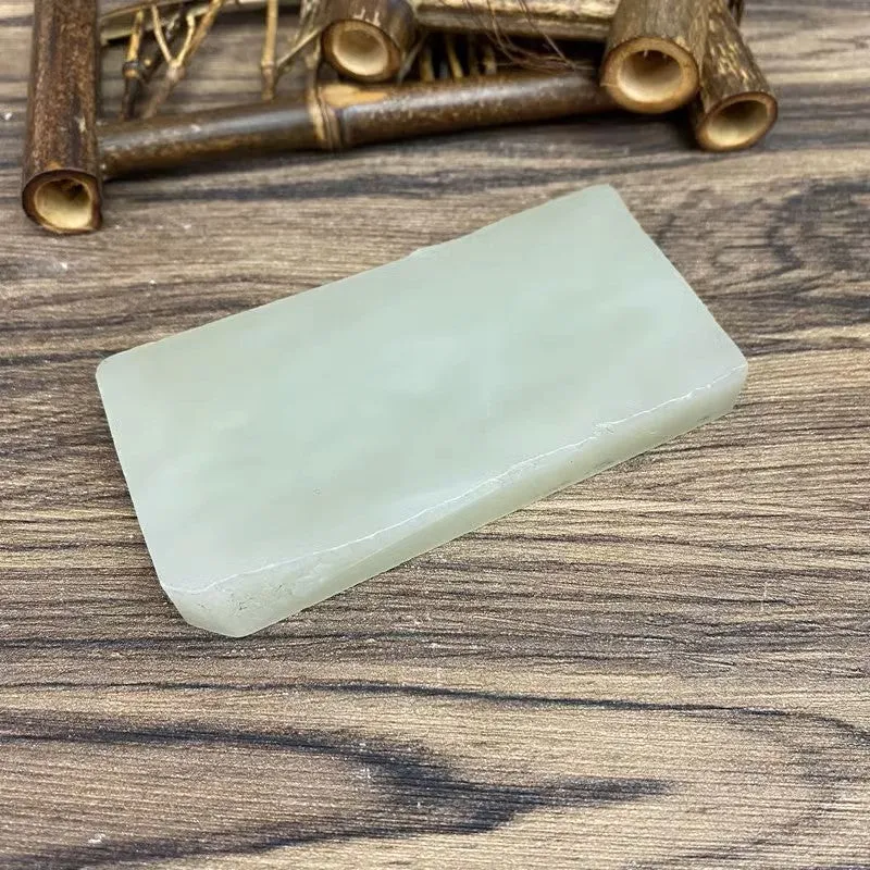 Natural Kunlun Jade Rough Nephrite Raw (141g,8.8X4.4X1.1cm)