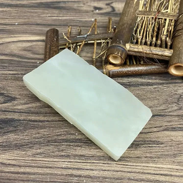 Natural Kunlun Jade Rough Nephrite Raw (141g,8.8X4.4X1.1cm)