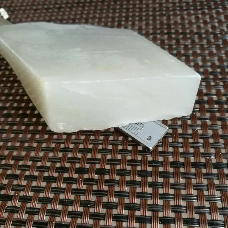 Natural Kunlun Jade Rough Nephrite Raw (178g, 8X5X2cm)