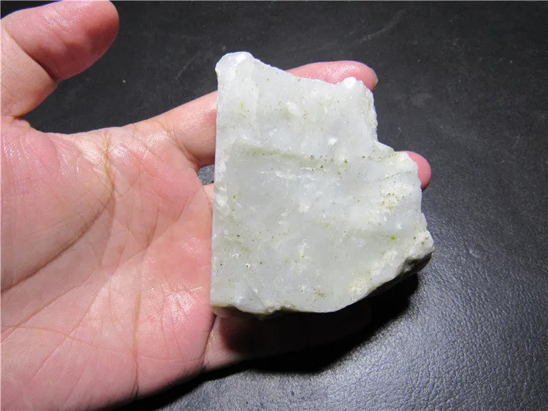 Natural Kunlun Jade Rough Nephrite Raw (200.30g, 77X67X28mm)