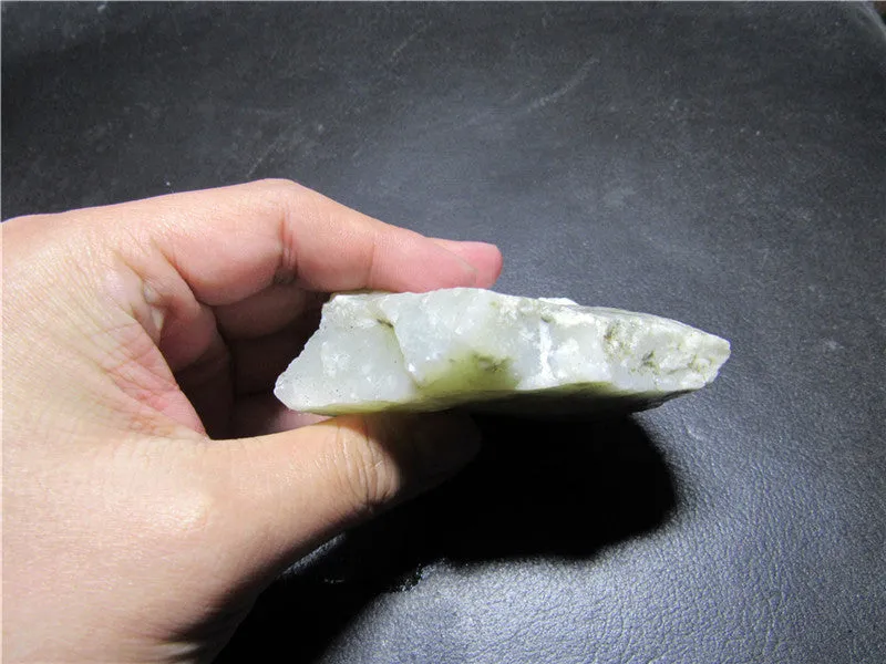 Natural Kunlun Jade Rough Nephrite Raw (200.30g, 77X67X28mm)