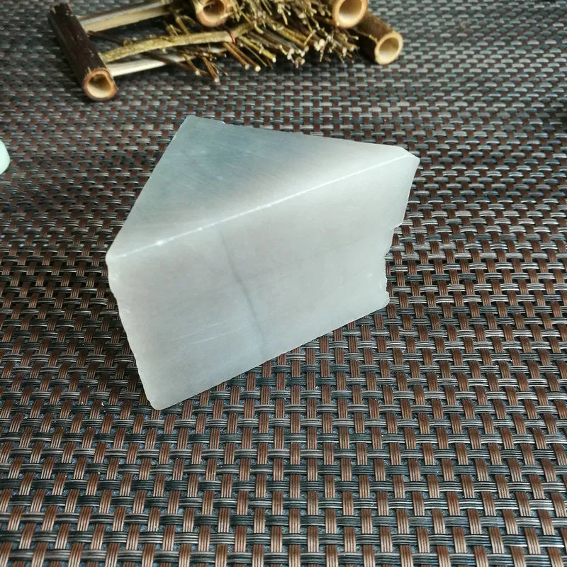 Natural Kunlun Jade Rough Nephrite Raw (270g,7X5.8X4cm)