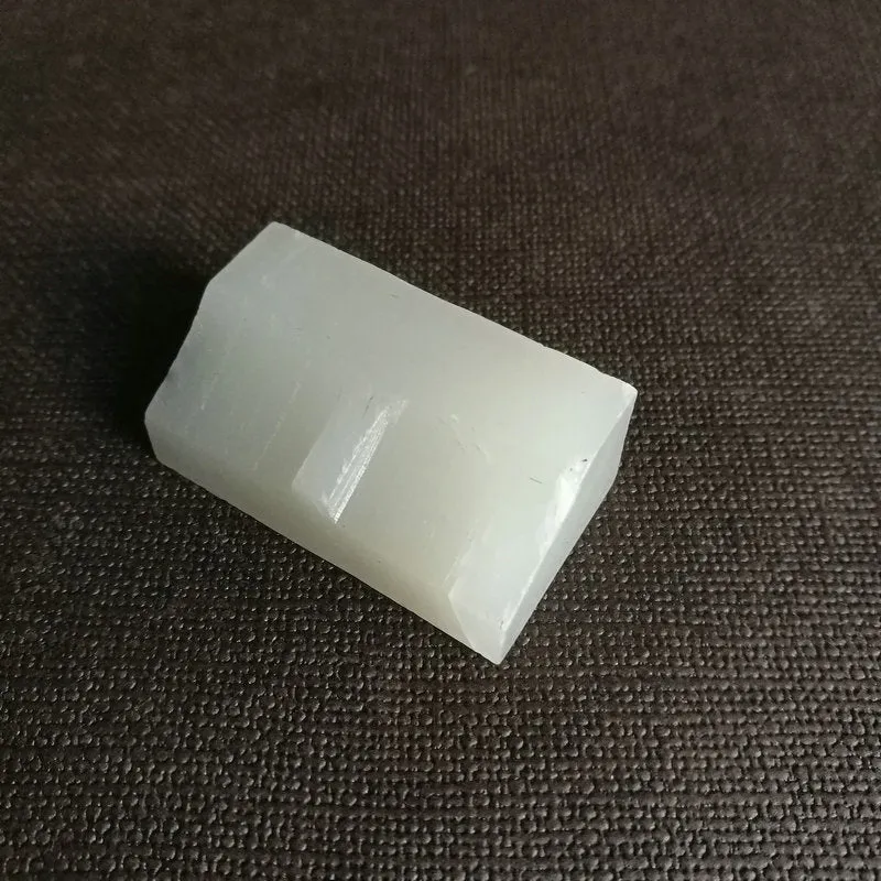 Natural Kunlun Jade Rough Nephrite Raw (35g,4.1X2.3X1.5cm)