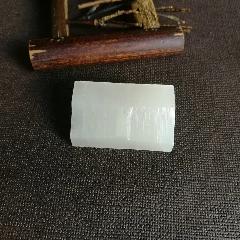 Natural Kunlun Jade Rough Nephrite Raw (35g,4.1X2.3X1.5cm)