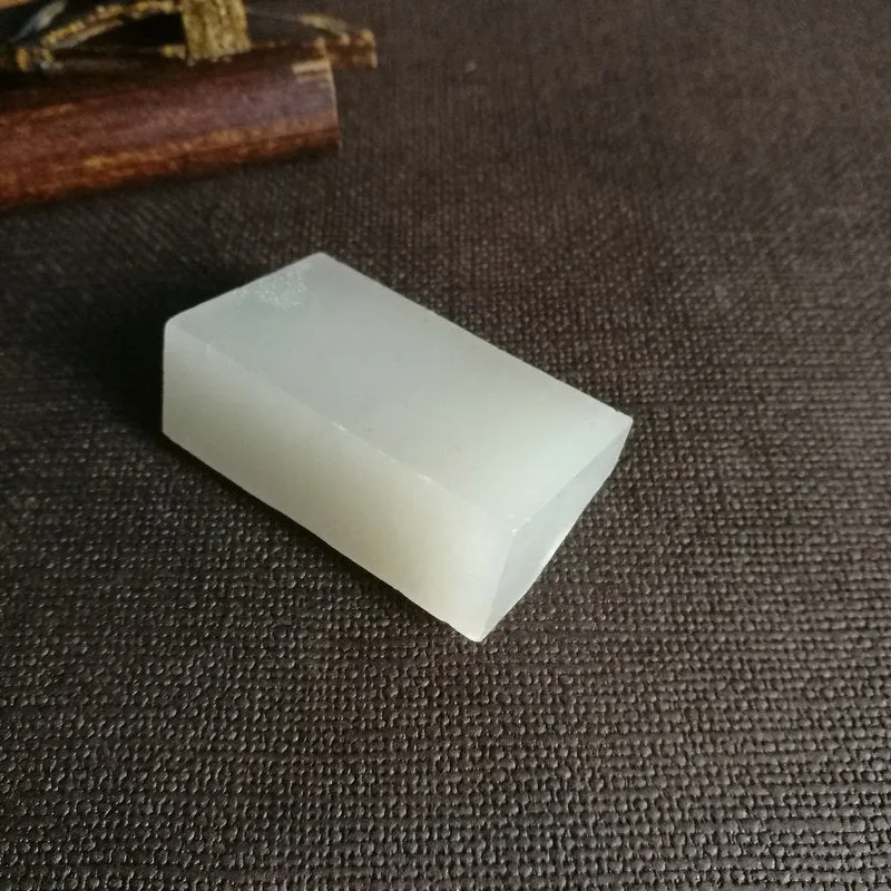 Natural Kunlun Jade Rough Nephrite Raw (35g,4.1X2.3X1.5cm)