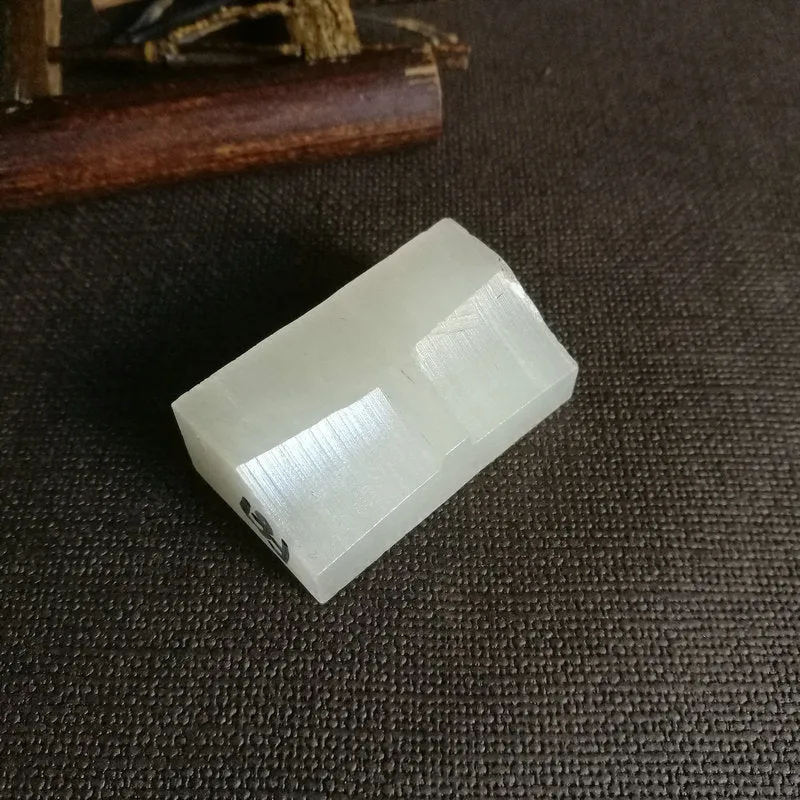 Natural Kunlun Jade Rough Nephrite Raw (35g,4.1X2.3X1.5cm)