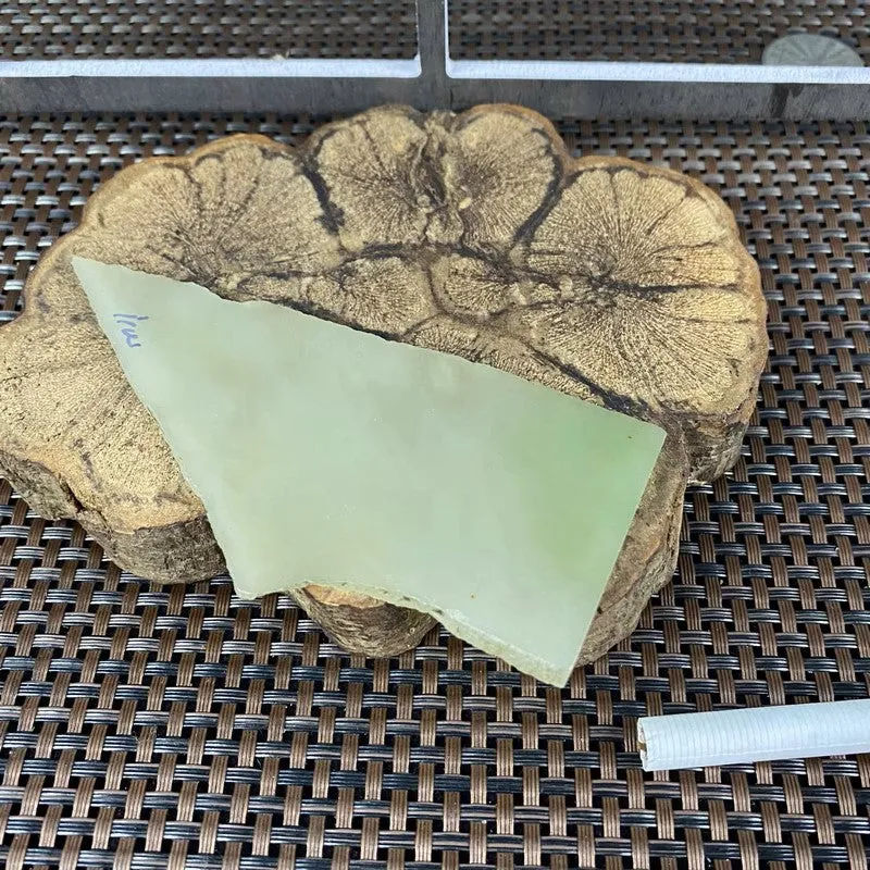 Natural Kunlun Jade Rough Nephrite Raw (42g,11.3X4.4X0.35cm)