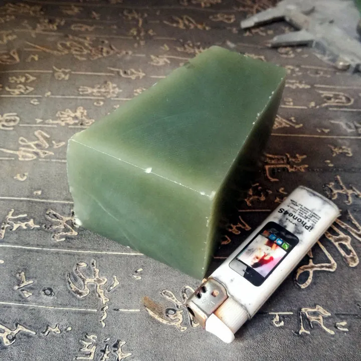 Natural Kunlun Jade Rough Nephrite Raw (667g, 7.5X6X3.5cm)