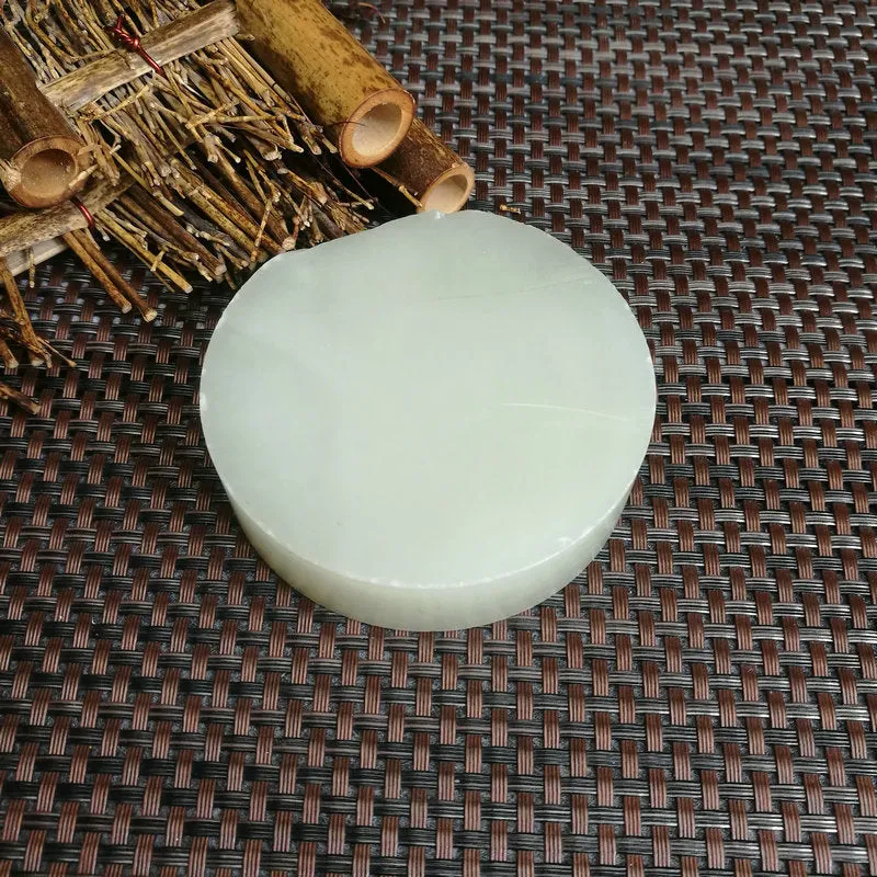 Natural Kunlun Jade Rough Nephrite Raw (7.1X2cm)