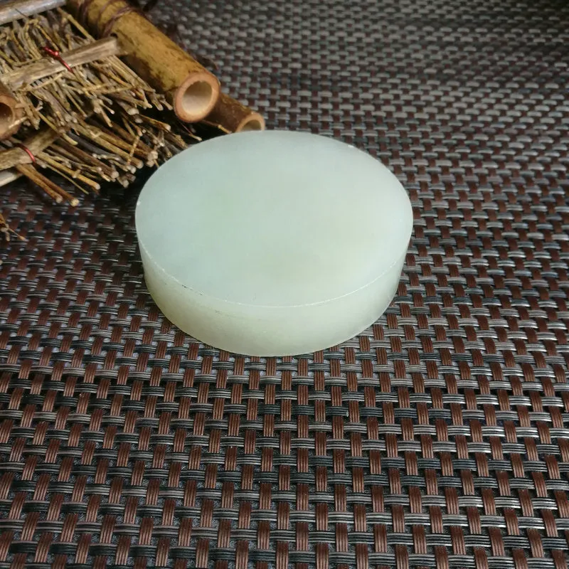 Natural Kunlun Jade Rough Nephrite Raw (7.1X2cm)