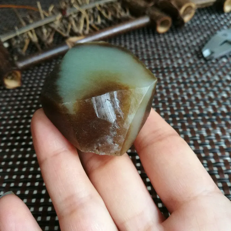 Natural Kunlun Jade Rough Nephrite Raw (93g, 5X4X2.3cm)