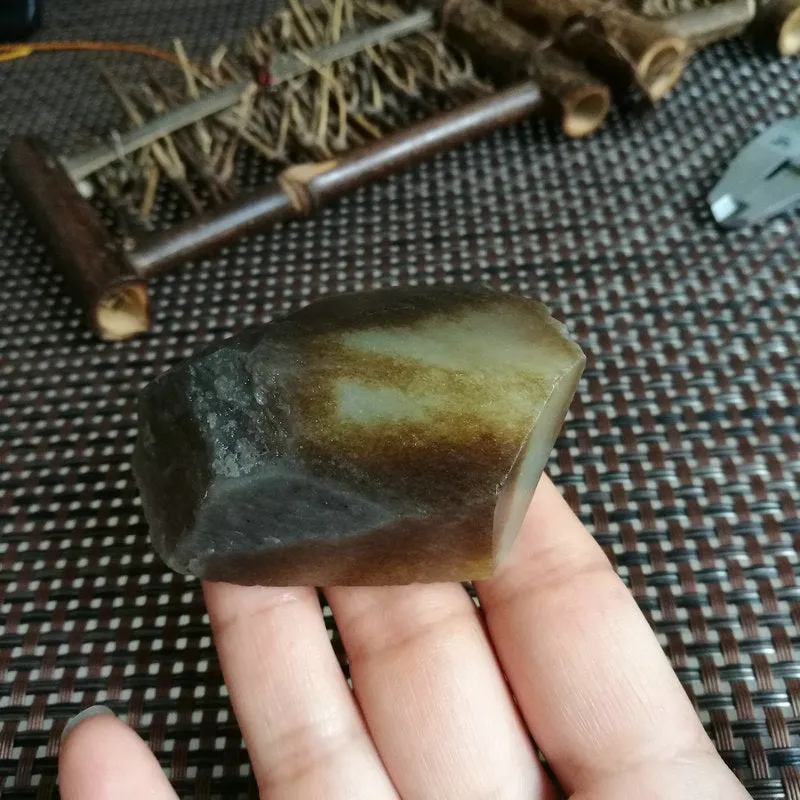 Natural Kunlun Jade Rough Nephrite Raw (93g, 5X4X2.3cm)