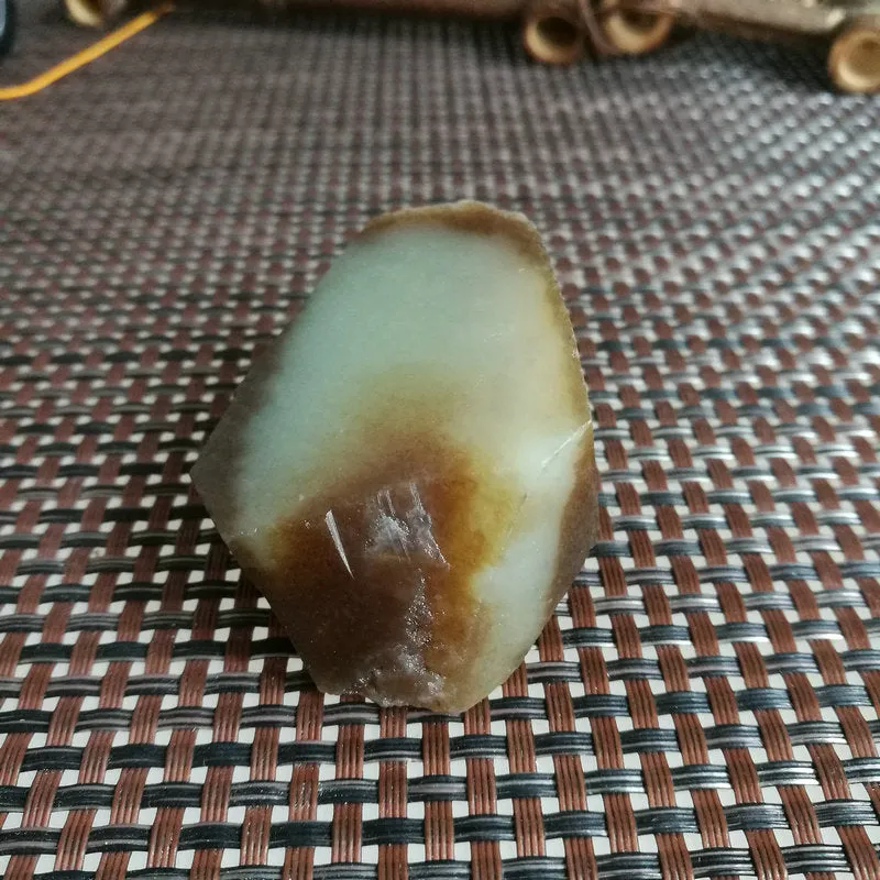 Natural Kunlun Jade Rough Nephrite Raw (93g, 5X4X2.3cm)