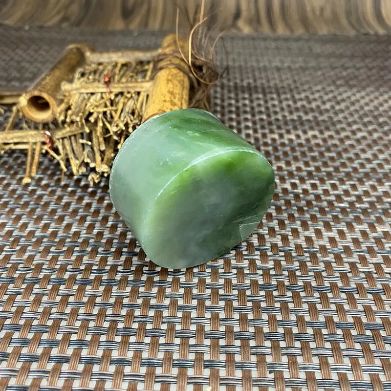 Natural Siberian Jade Rough Nephrite Raw (124g, 4.4X2.8cm)