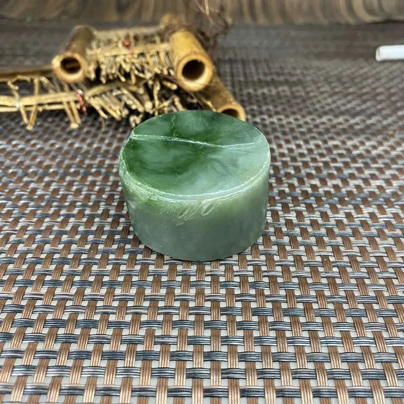 Natural Siberian Jade Rough Nephrite Raw (124g, 4.4X2.8cm)