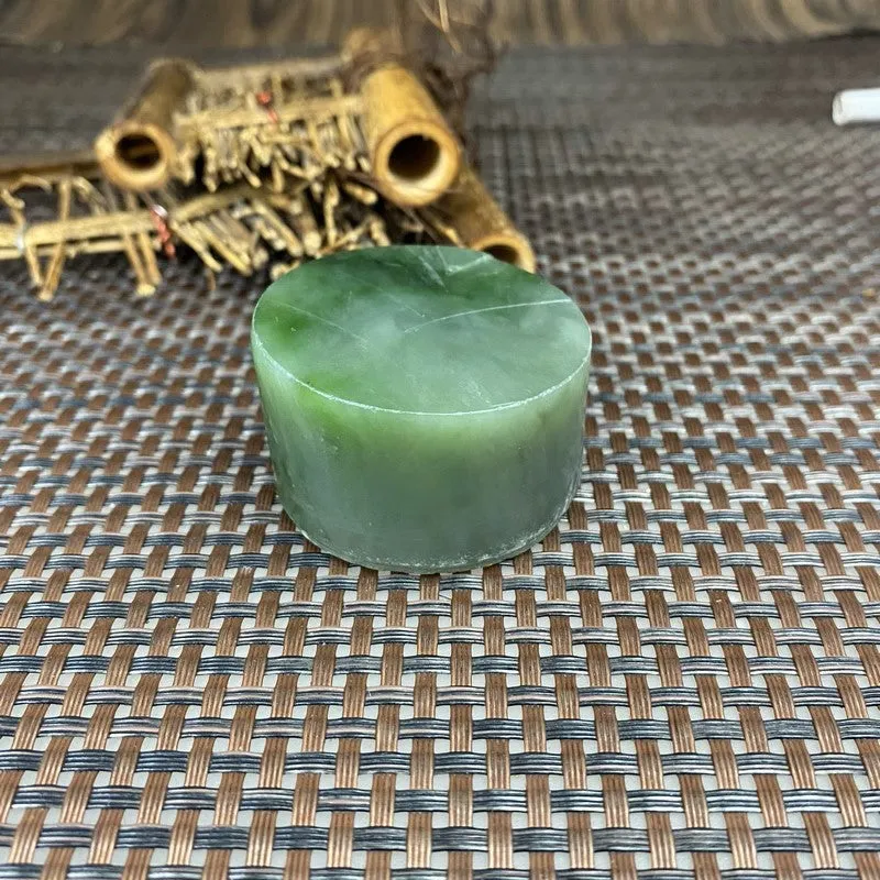 Natural Siberian Jade Rough Nephrite Raw (124g, 4.4X2.8cm)