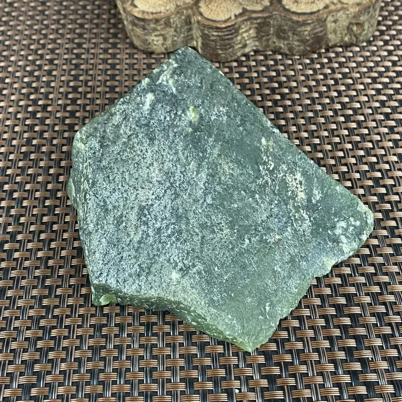 Natural Siberian Jade Rough Nephrite Raw (471g, 10X9.1X3.5cm)