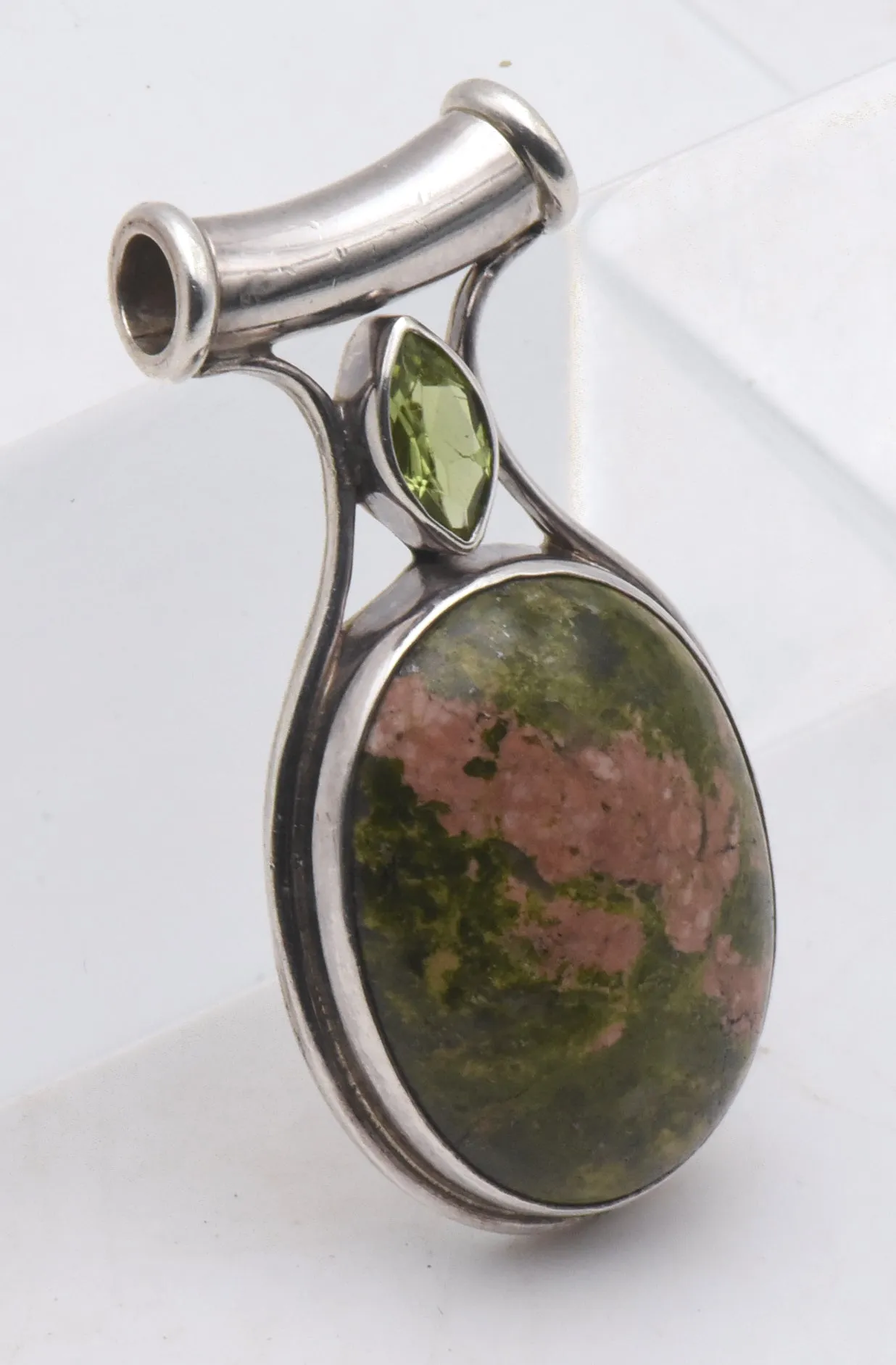 Sajen - Sterling Silver Unakite with Peridot Pendant