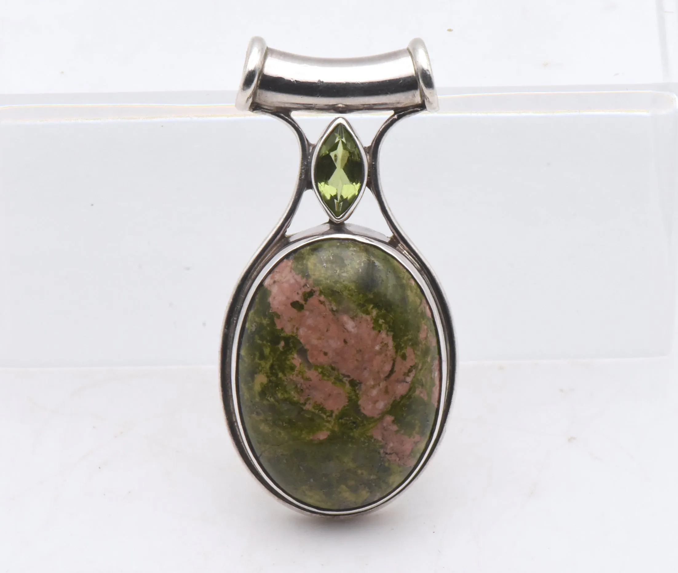 Sajen - Sterling Silver Unakite with Peridot Pendant