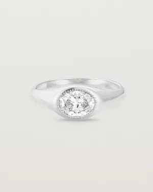 Átlas Oval Signet | Laboratory Grown Diamond